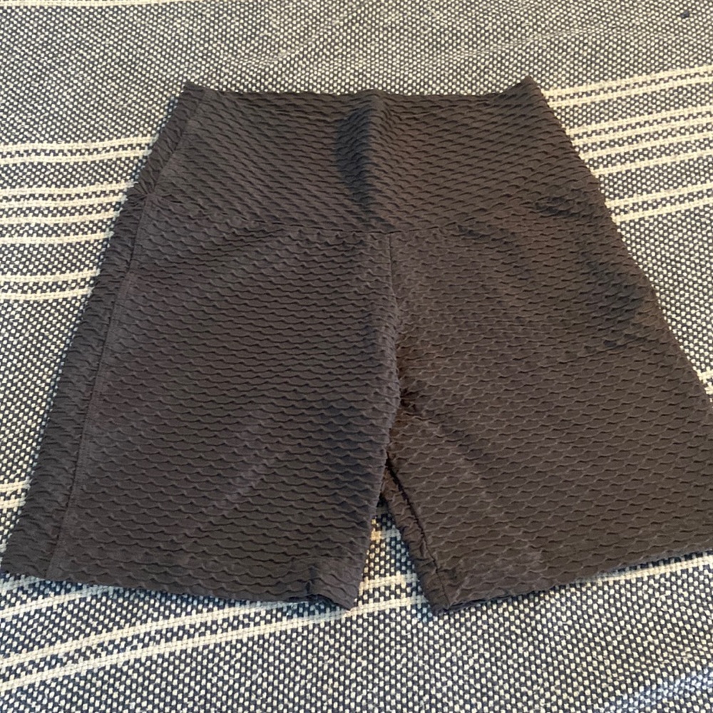 NWOT- bIke shorts